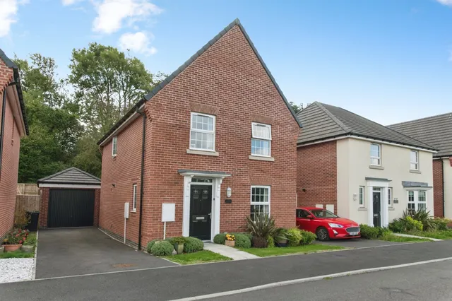 Moore Drive, Tiverton, EX16, photo 1