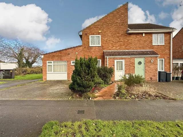Worsley Road, Swindon, Wiltshire, SN5 8NU, photo 1