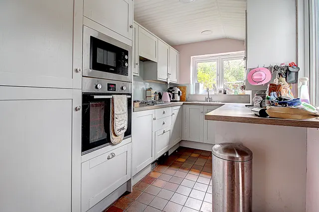 Old Cove Road, Fleet, GU51, photo 2