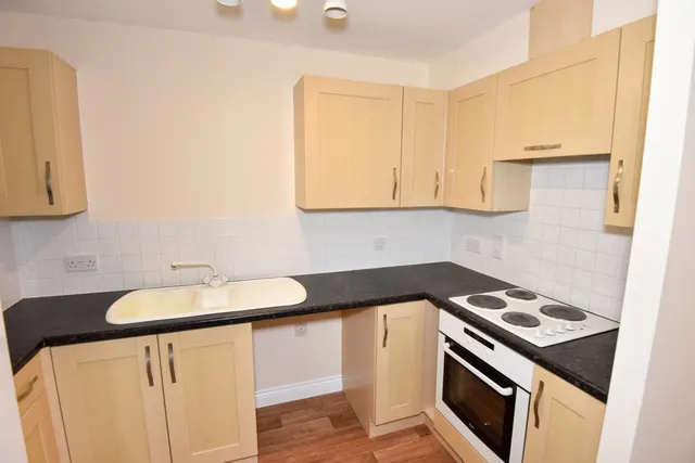 Brabant Way, Westbury, BA13, photo 2