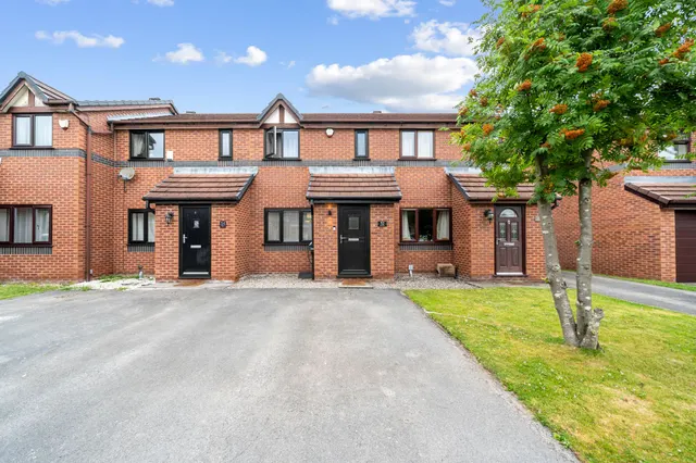 Bexhill Drive, Leigh, WN7 5TG, photo 1