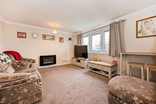 Irving Road, Southampton, SO16, photo 2
