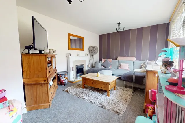 Photo 3 — Penistone Close, Penistone Close, Donnington TF2 7QS