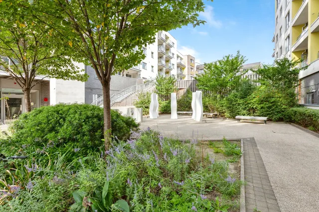 Photo 3 — 2 Aqua Vista Square, London