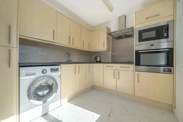 Gershwin Court, Basingstoke, RG22, photo 2
