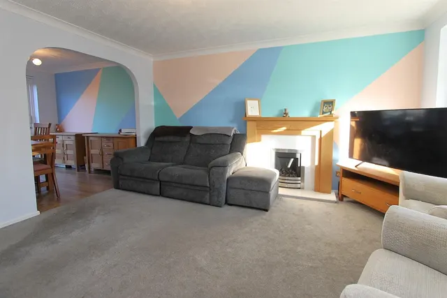 Photo 2 — Ensall Drive, Stourbridge
