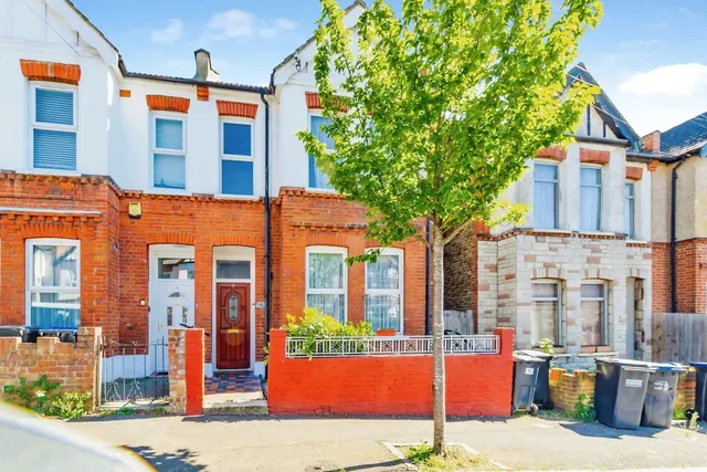 Lenham Road, THORNTON HEATH, Surrey, CR7, photo 1