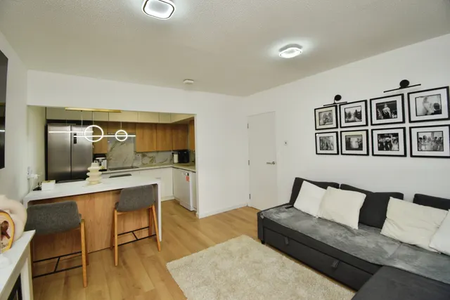 Forsythia Close, Ilford, IG1, photo 1