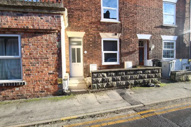 Commercial Road, Grantham, NG31, photo 1