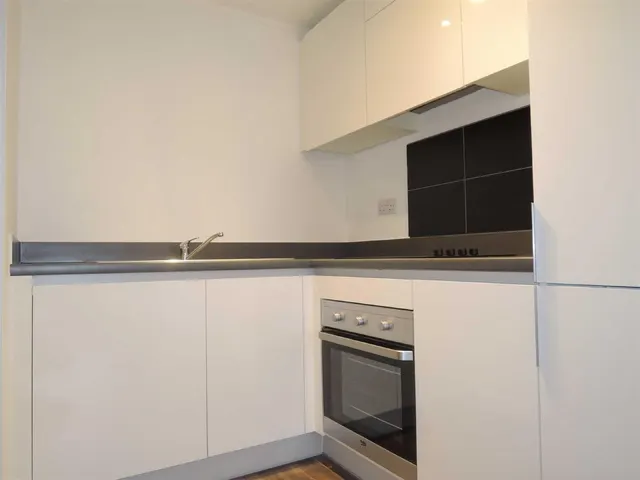 Waterfront West, Brierley Hill, DY5, photo 2