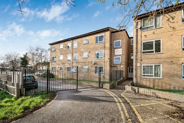 London, SE25 6RR, photo 1