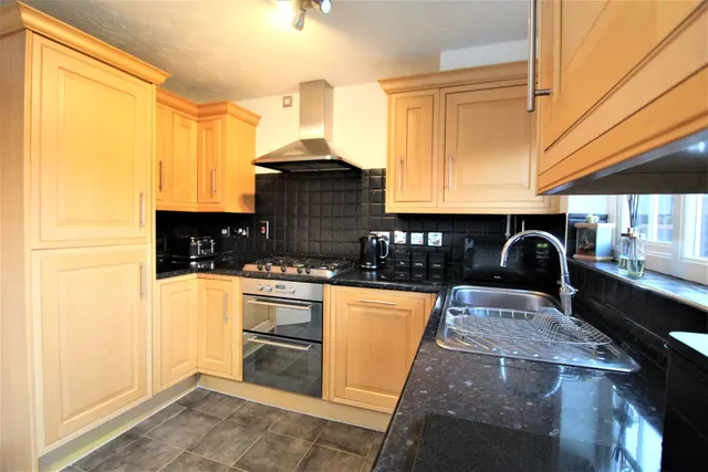 Photo 3 — Hedingham Road, Grays, Essex, RM16 6BH