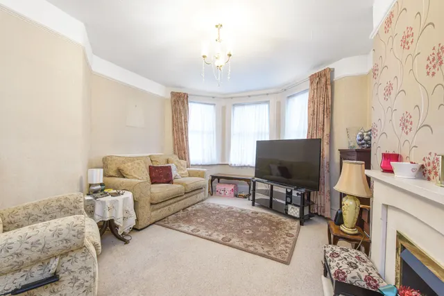 Photo 2 — 49 Fordwych Road, London