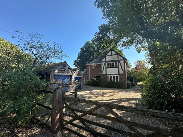 Wickham, photo 1