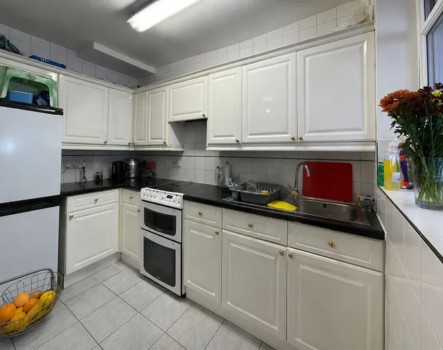 Tenby Road, Edgware, HA8, photo 2