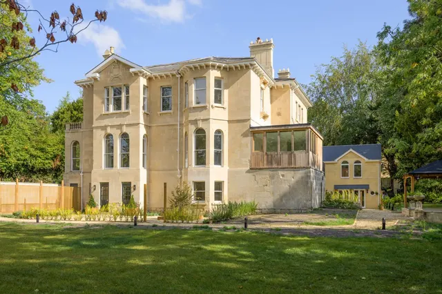 Oakfield House, Weston Park, BA1, photo 1