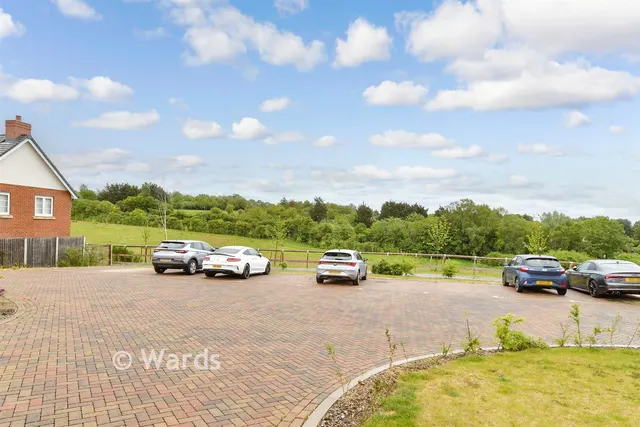 Cornfield Drive, Gravesend, DA11, photo 2