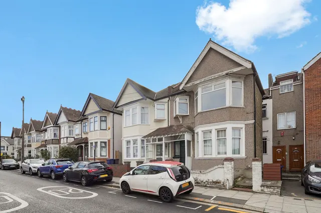 Drayton Bridge Road, London, W7, photo 1