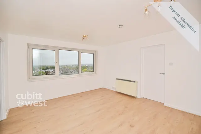 Clarendon Road, Wallington, SM6, photo 1