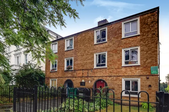 4 Andrews House, Fellows Road, London, photo 1