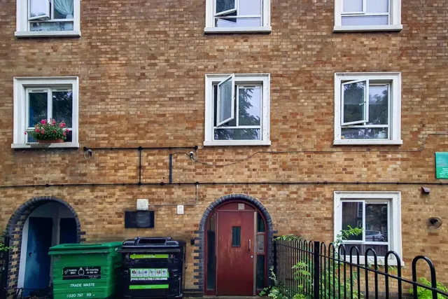 Photo 2 — 4 Andrews House, Fellows Road, London