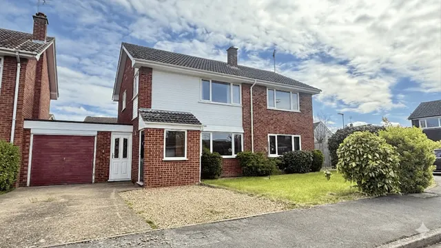 Waterside Close, Bourne, PE10, photo 1
