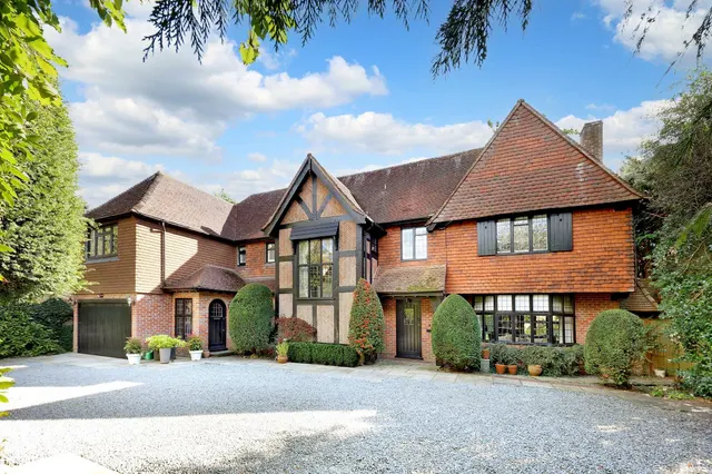 Bull Lane, Gerrards Cross, SL9, photo 1