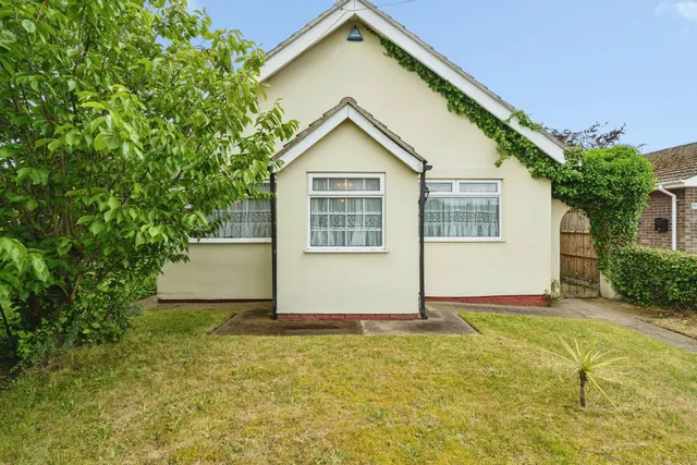 Station Road North, Belton, Great Yarmouth, photo 1