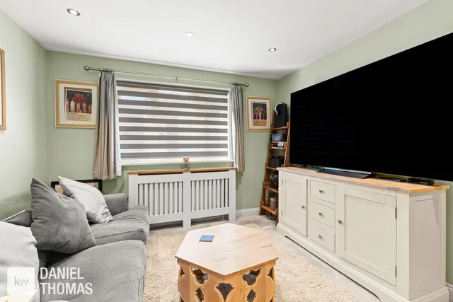 Eagle Close, Waltham Abbey, EN9, photo 2