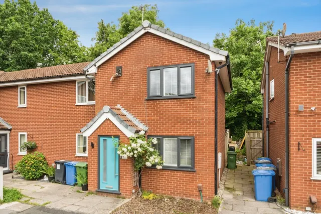 Dove Close, Birchwood, Warrington, Cheshire, WA3, photo 1