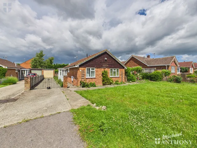 Eleanor Gardens, Aylesbury, HP21 7LT, photo 1