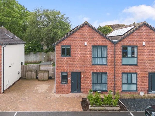 St. Nicholas Mews, Bristol, photo 1