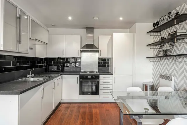 Meath Crescent, London, E2, photo 2