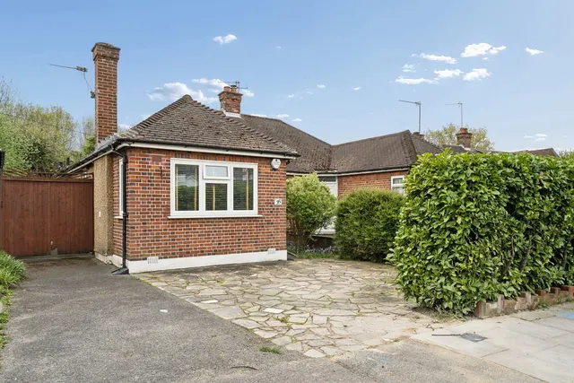 Eastern Avenue, Pinner, HA5, photo 1