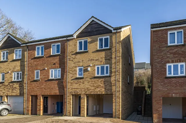 Frobisher Road, Newton Abbot, Devon, TQ12