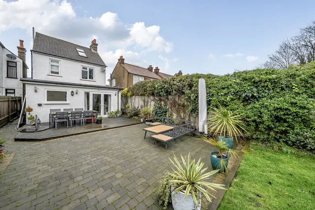 Photo 3 — Kings Drive, Kent, DA12