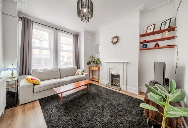 Leverson Street, London, SW16, photo 2