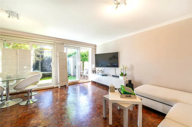 Photo 2 — Parkside, Hampton Hill, TW12 1NU