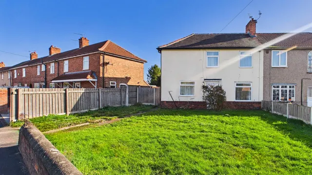 Aberconway Crescent, New Rossington, DN11, photo 1