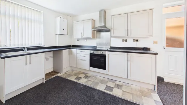 Aberconway Crescent, New Rossington, DN11, photo 2