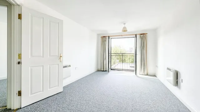 Bedminster Parade, BS3, photo 1