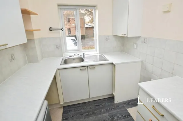 Kinlett Close, Highwoods, CO4, photo 2