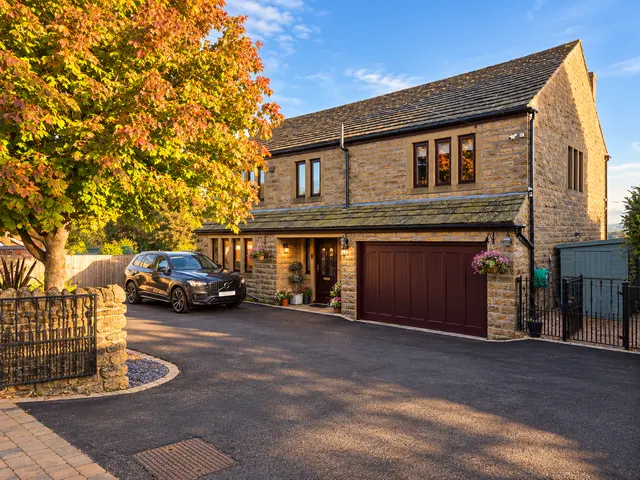 4 bedroom house, Whitehill Road, Halifax, HX2