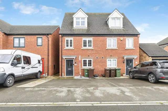 Silkstone Road, Featherstone, Pontefract, photo 1