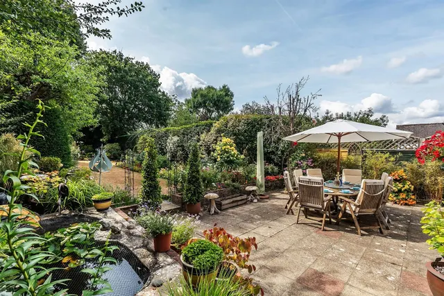 Sole Farm Road, Bookham, KT23, photo 2