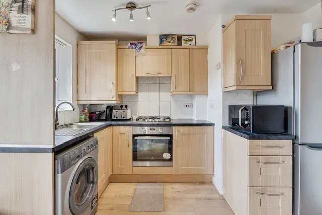 Fernbeck Close, Bolton, BL4, photo 2