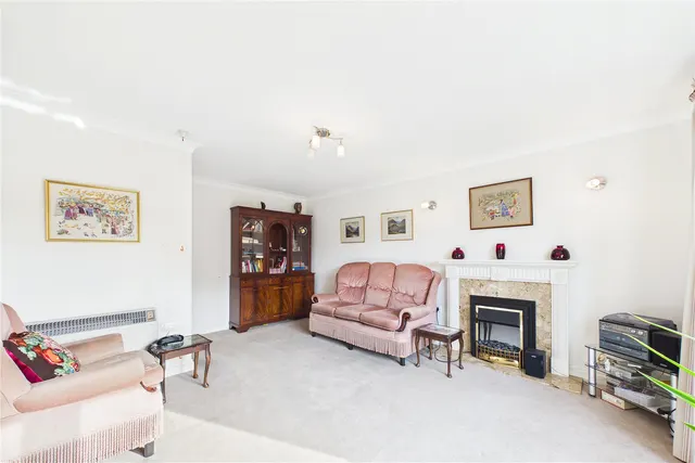 Southwell Park Road, Camberley, GU15, photo 3
