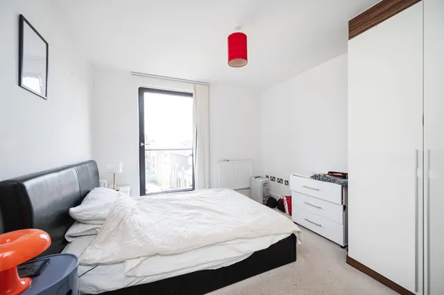 Photo 3 — 29 Newton Court, 1 Axio Way, London