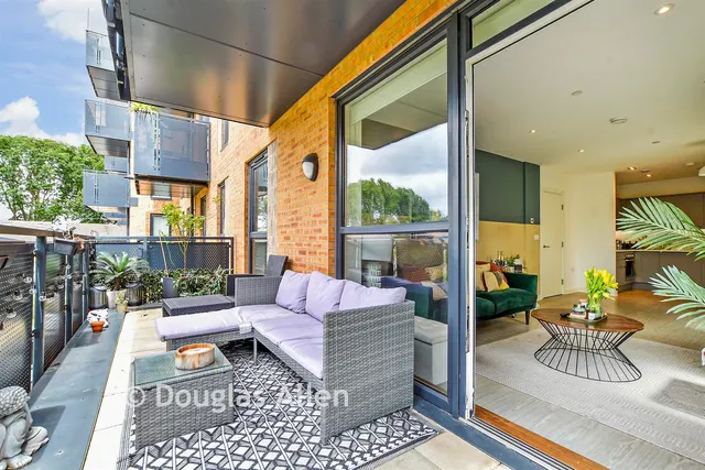 Lena Kennedy Close, Chingford, E4, photo 1