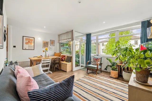 St. Albans Villas, London, NW5, photo 1